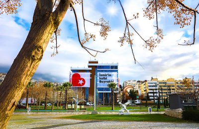 ‘Bayraklı Çözüm Merkezi’ yüzleri güldürüyor